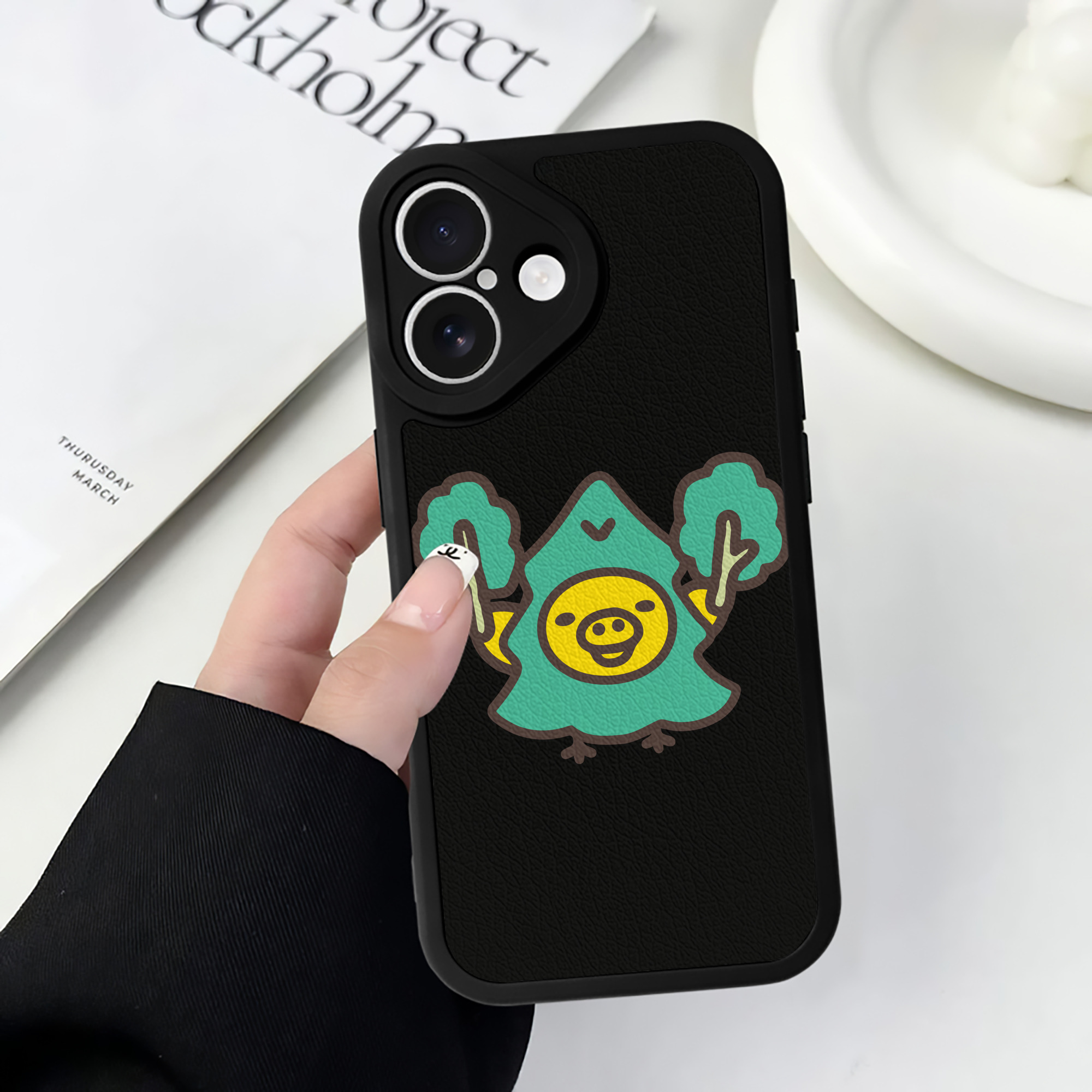 （画像用） リラックマ リラックマ キイロイトリ Rilakkuma Korilakkuma Kiiroitori 【iPhone 16シリーズ対応】シリコンスマホケース（レザー調） 材質：シリコン